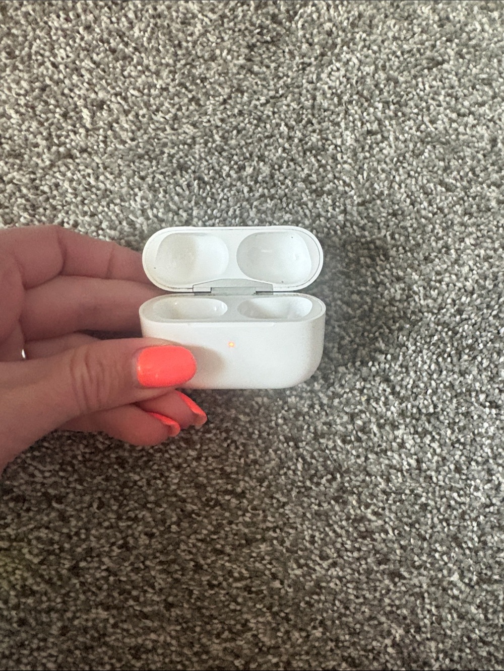 Gen1 Apple AirPods Charging Case